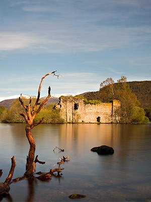 view over loch and castle in cairngorms
